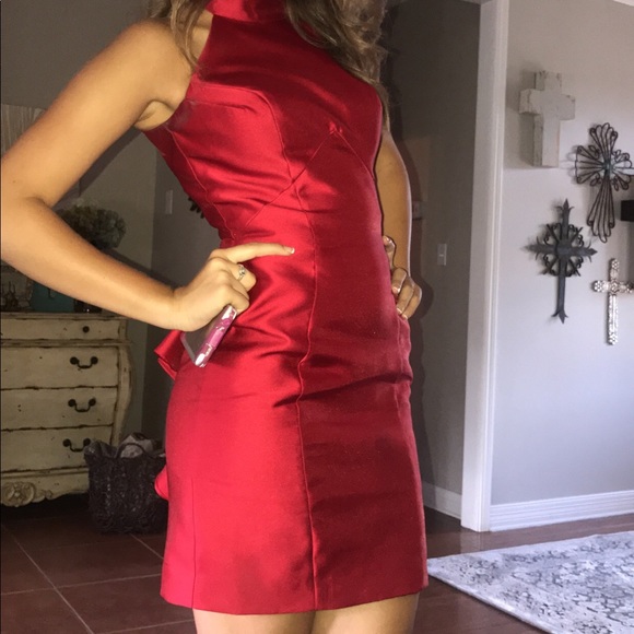 Ellie Wilde size 2 altered between 0/2. - Picture 1 of 2